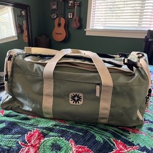 Walker Family Good Valley duffle bag backpack in Sage